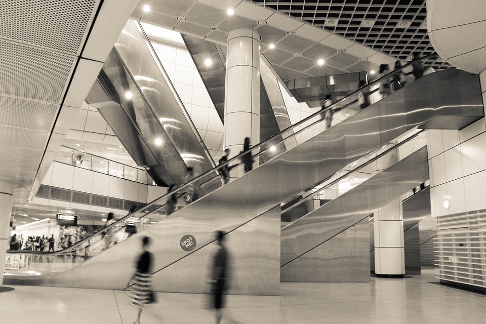 escalator people